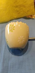 bloempotje potje licht groene kleur print bloemen, Enlèvement ou Envoi, Moins de 25 cm, Comme neuf, Intérieur