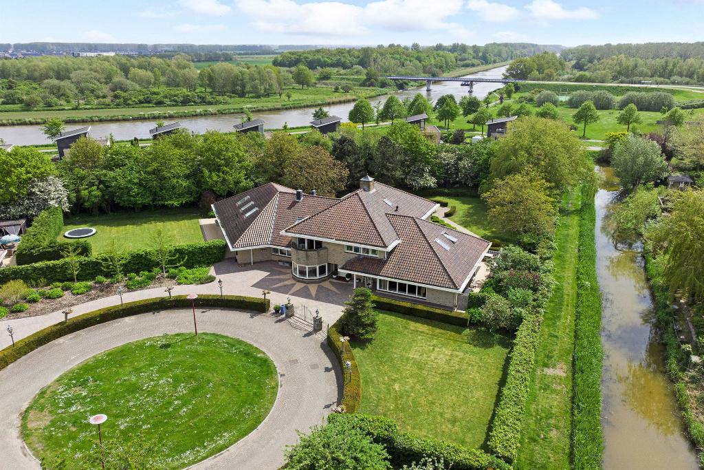 Charmant huis met veel ruimte, instapklaar Voor B&B,2290 m2, Immo, Maisons à vendre, Bruxelles, 1500 m² ou plus, Maison individuelle