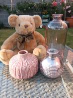 Decoratieve vazen in roze met teddybeer, Ophalen, Zo goed als nieuw