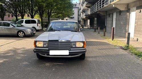 Mercedes w123 200d 1ste eignaar !!, Auto's, Mercedes-Benz, Particulier, E-Klasse, Diesel, Handgeschakeld, Wit, Blauw, Achterwielaandrijving