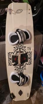 Kitesurfboard, Watersport en Boten, Wakeboarden, Zo goed als nieuw