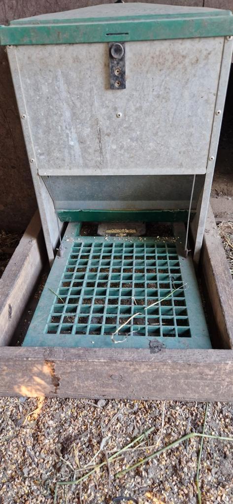 Voeder trapbak, voersilo en drink silo, Dieren en Toebehoren, Pluimvee | Toebehoren, Ophalen