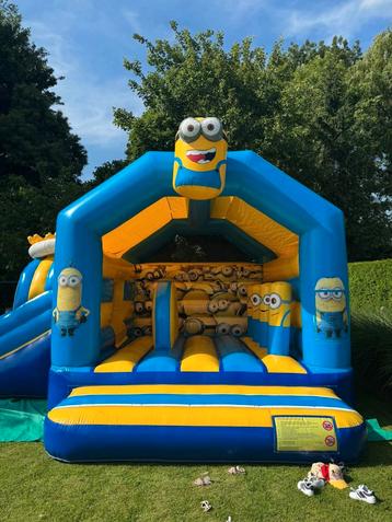 À louer : Bouncy Castle Minions, Hobby & Loisirs créatifs, Articles de fête, Enlèvement