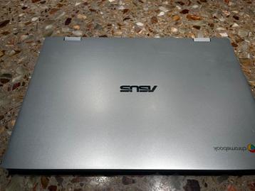 Asus Chromebook met kabel en bescherm tas beschikbaar voor biedingen