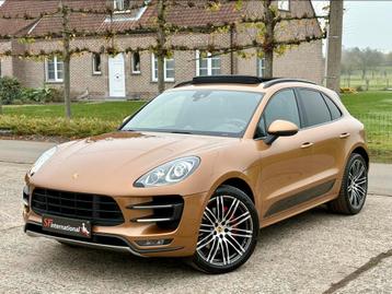 Porsche Macan Turbo 3.6i V6 4x4 Pano Keyless Chrono Carbon beschikbaar voor biedingen