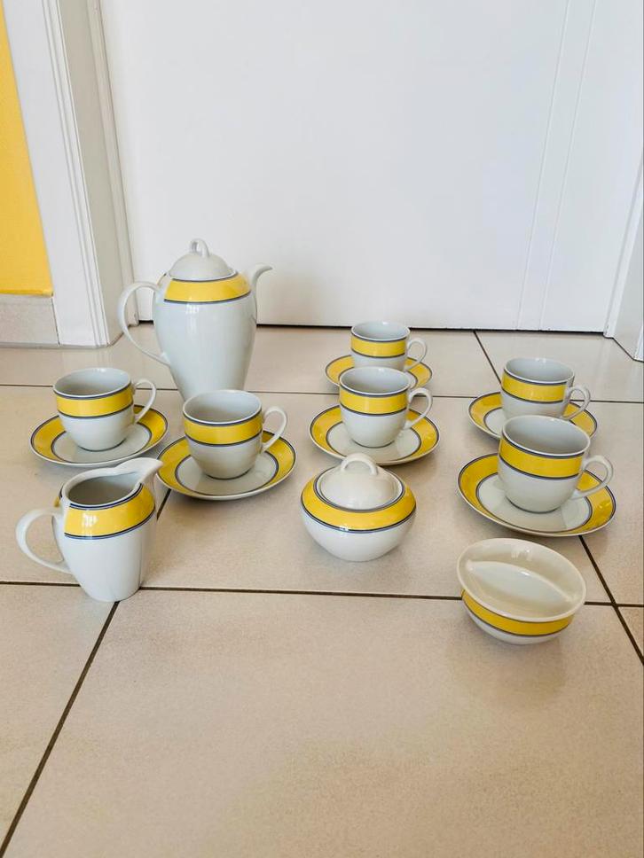 Porseleinen koffieset voor 6 personen - Thun, Antiek en Kunst, Antiek | Servies compleet, Ophalen