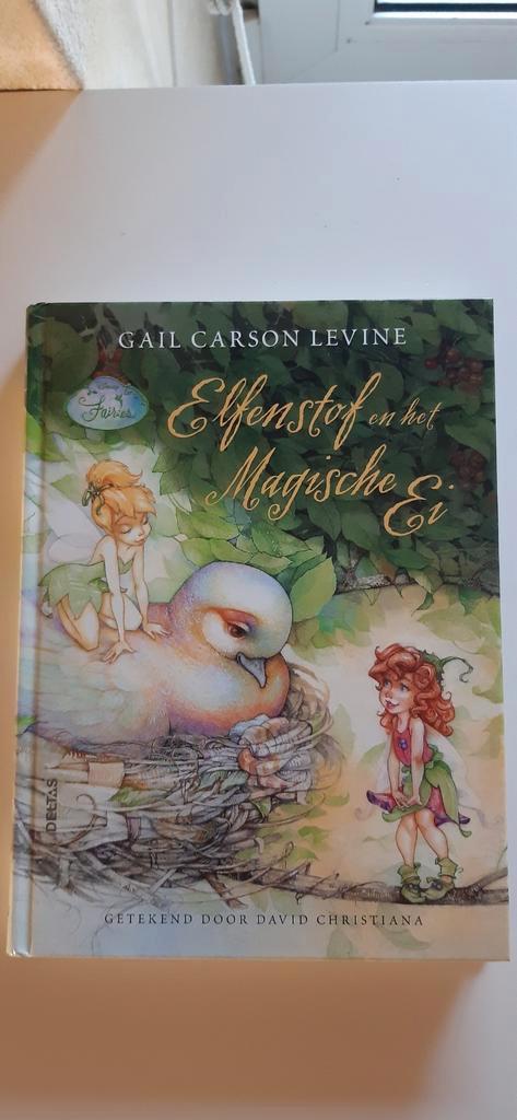C. Carson Levine - Elfenstof en het magische ei, Boeken, Kinderboeken | Jeugd | onder 10 jaar, Zo goed als nieuw, Ophalen of Verzenden