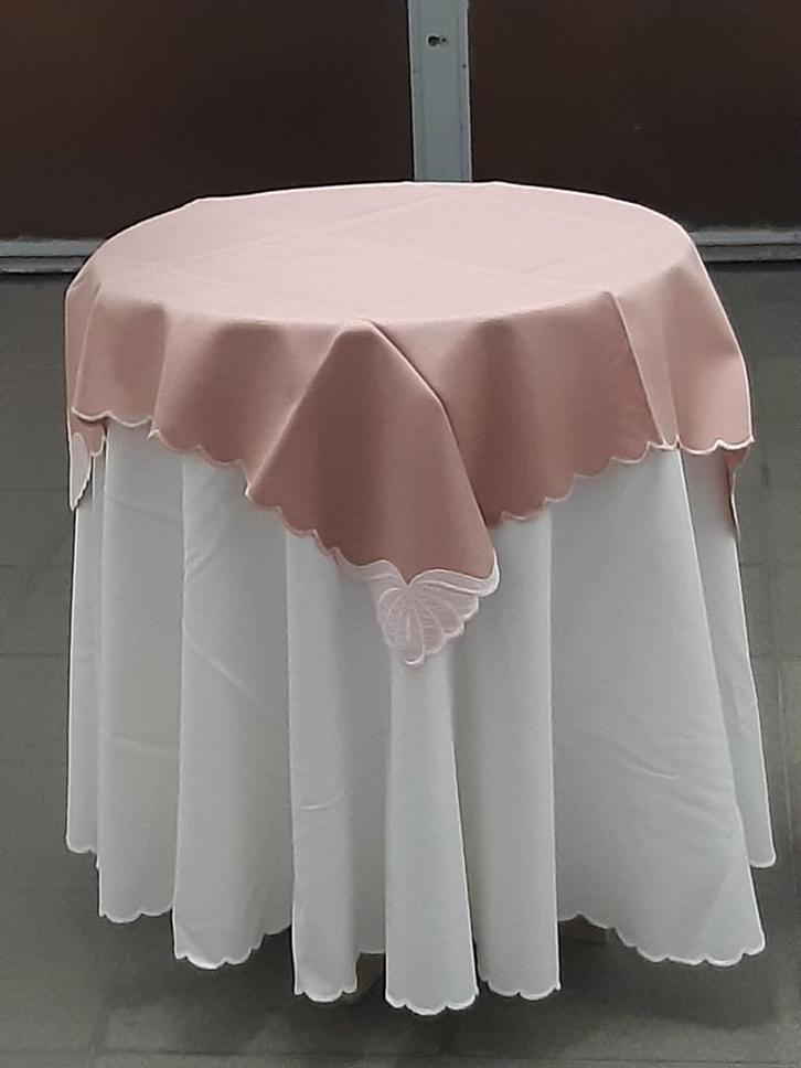 Bijzettafel., Huis en Inrichting, Tafels | Bijzettafels, Zo goed als nieuw, Rond, 60 cm of meer, Hout, Ophalen
