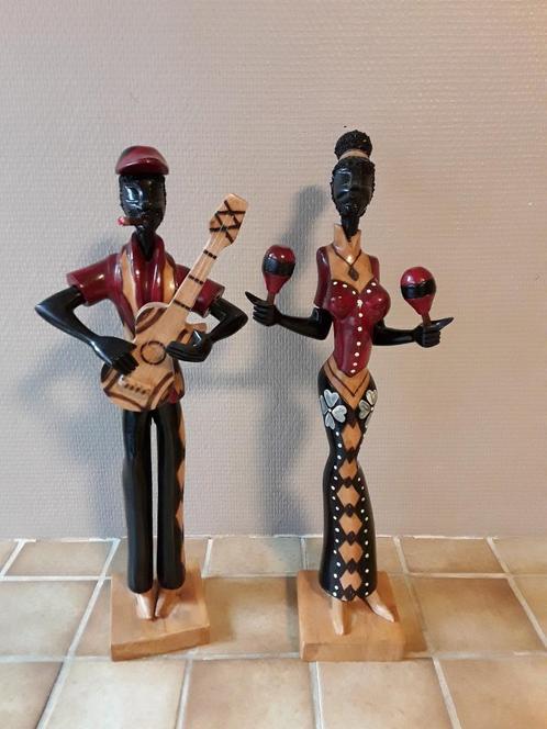 Statues en bois de musiciens cubains, Collections, Statues & Figurines, Comme neuf, Humain, Enlèvement