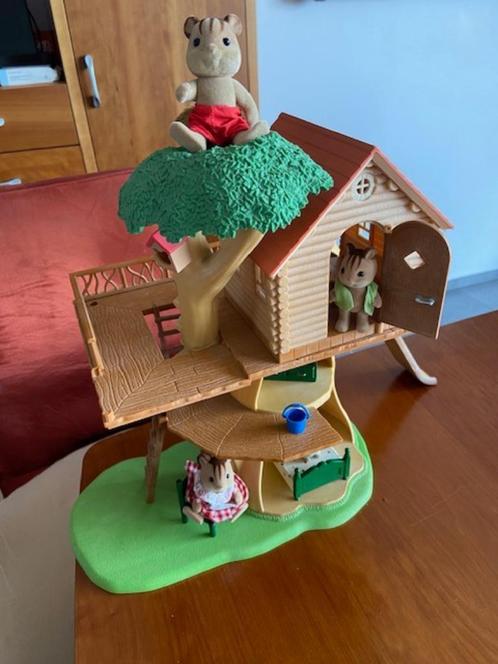 Sylvanian Tree House en de eekhoornfamilie, Kinderen en Baby's, Speelgoed | Poppenhuizen, Gebruikt, Poppenhuis, Ophalen of Verzenden
