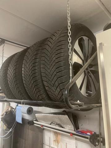 Winterbanden op velg beschikbaar voor biedingen