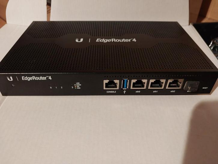 Ubiquiti EdgeRouter 4, Computers en Software, Routers en Modems, Zo goed als nieuw, Router, Ophalen of Verzenden