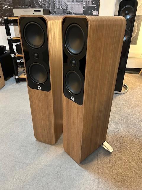 Q-Acoustics 5050 nieuw  SPECIAL PRICE, TV, Hi-fi & Vidéo, Enceintes, Neuf, Haut-parleurs Frontaux, Arrière ou Stéréo, 60 à 120 watts