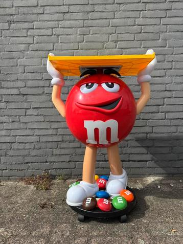 M&M reclame beeld display beschikbaar voor biedingen