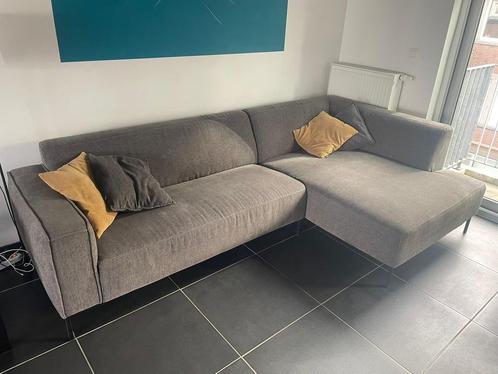 Comfortabele hoekzetel met breed lang stuk (ottomaan), Huis en Inrichting, Zetels | Complete zithoeken, Zo goed als nieuw, Stof