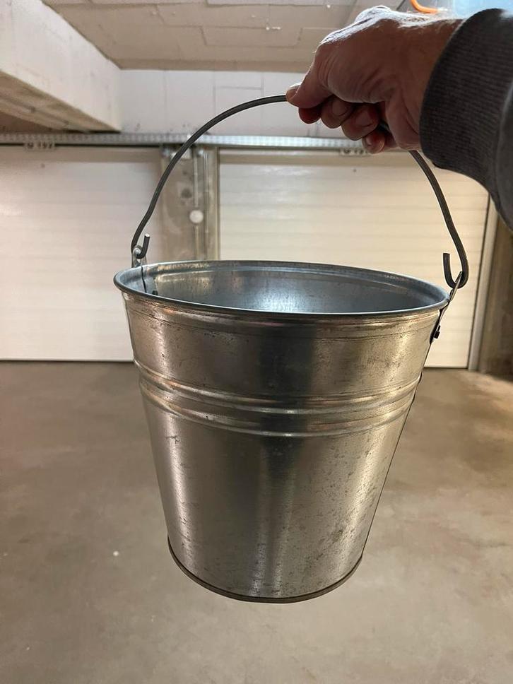 Nieuwe Gegalvaniseerde emmer 10 liter, Huis en Inrichting, Emmers, Zo goed als nieuw, Hout, Ophalen of Verzenden