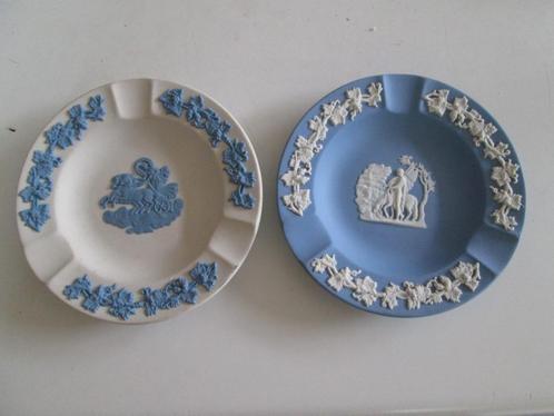 Vintage ;2 Wedgwood Blue Jasper ware 2 asbakjes van 11cm doo, Antiek en Kunst, Antiek | Keramiek en Aardewerk, Ophalen of Verzenden