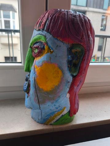 houten hoofd design kleurig uit Kortrijkse kunstacademie  beschikbaar voor biedingen