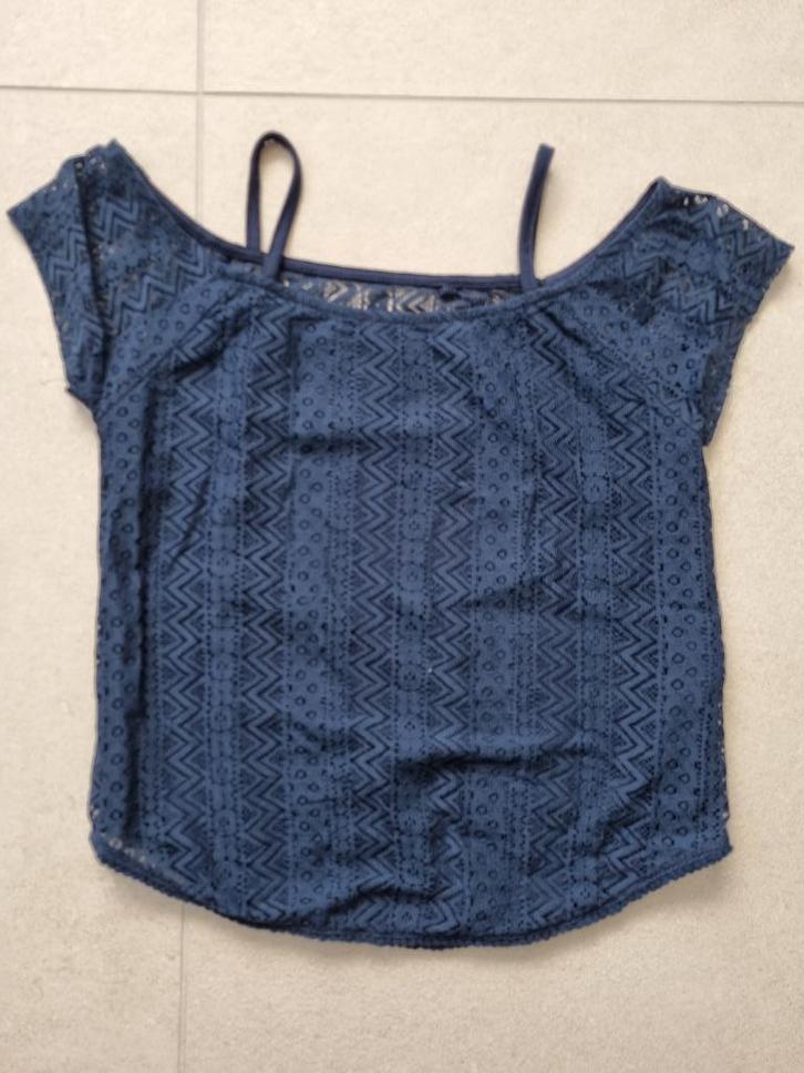 Blauw topje met doorschijnende rug - maat 140, Kinderen en Baby's, Kinderkleding | Maat 140, Gebruikt, Meisje, Shirt of Longsleeve
