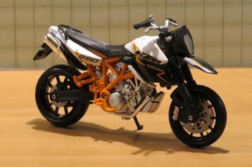 KTM 990 Supermoto R 1:18 Bburago  