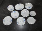 Oud servies vintage sixties 42 stuks blauwe bloemen verguld, Antiek en Kunst, Ophalen