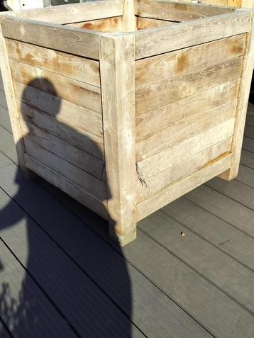 Hardhout bloembak  80cm x 80cm x 80cm beschikbaar voor biedingen