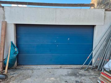 Porte de garage avec télécommandes