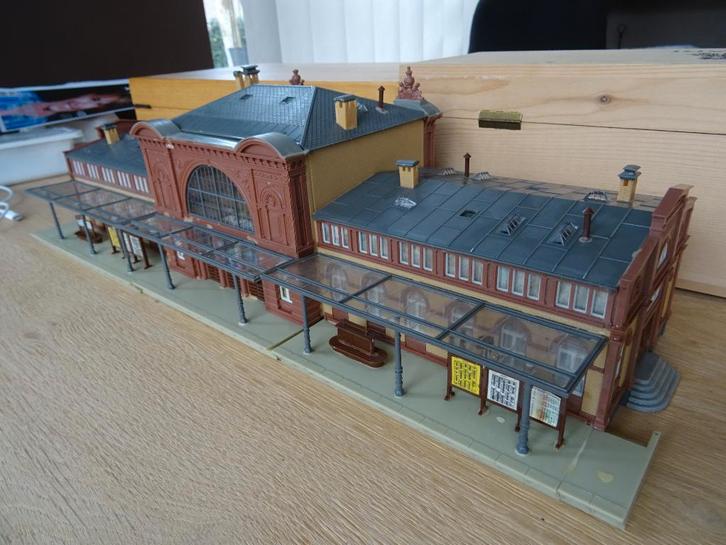 Très grande gare - HO, Hobby & Loisirs créatifs, Trains miniatures | HO, Utilisé, Pont, Tunnel ou Bâtiment, Autres marques, Enlèvement ou Envoi