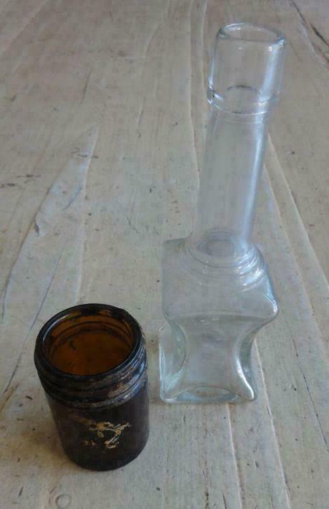 Vintage bruin glazen apothekerspotje, Kruschen, bodemvondst, Antiek en Kunst, Curiosa en Brocante, Ophalen of Verzenden