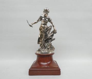 "Boerenmeisje met sikkel" verzilverd brons "Christoffle" beschikbaar voor biedingen