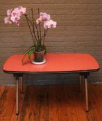 Zeldzame Rood Formica Salontafel Uit Jaren 60, Huis en Inrichting, Tafels | Salontafels, Ophalen, Zo goed als nieuw, Metaal, Vintage / Jaren 60