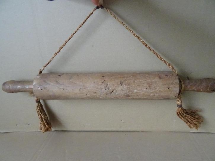 Curiosa antieke houten deegroller voor aan de wand 55cm 1920, Antiek en Kunst, Curiosa en Brocante, Ophalen of Verzenden