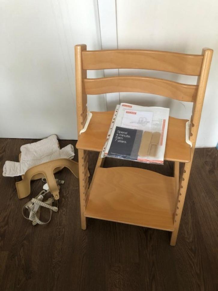 Stokke trip trap meegroeistoel - incl babyset, Kinderen en Baby's, Kinderstoelen, Gebruikt, Meegroeistoel, Aanschuifbaar, Gordel(s)