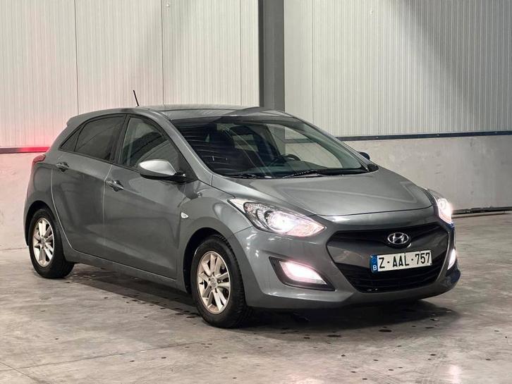 Hyundai i30 1.4 Benz 73kw 120.000KM 2014 climatisée, Autos, Hyundai, Particulier, Achat, i30, ABS, Airbags, Air conditionné, Alarme
