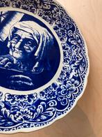 Delfts blauw wandbord/schaal oude vrouw perfecte staat, Ophalen