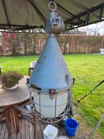 Lampe de bateau ancienne, Enlèvement