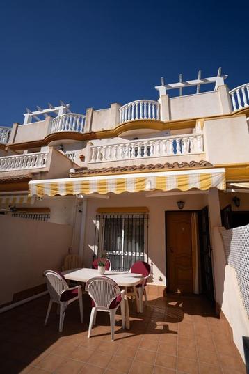 Duplex woning met 2 terrassen op 300m van/zee in Cabo Roig.. beschikbaar voor biedingen