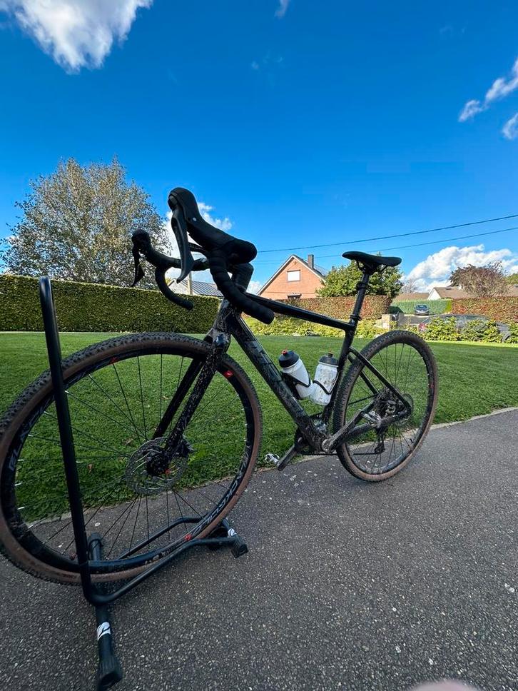 Vélo gravel - Massi Across Carb Black – GRX, Fietsen en Brommers, Fietsen | Heren | Herenfietsen, Zo goed als nieuw, Overige merken