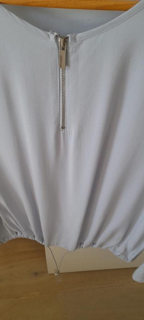 Blouse NIEUW! Small, Kleding | Dames, Blouses en Tunieken, Nieuw, Maat 36 (S), Grijs, Ophalen