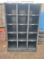 4 ijzeren / metalen rekken, Ophalen