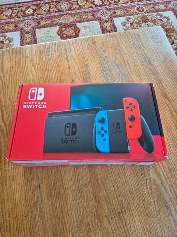 Nintendo Switch avec manette, housse protectrice et carte SD beschikbaar voor biedingen
