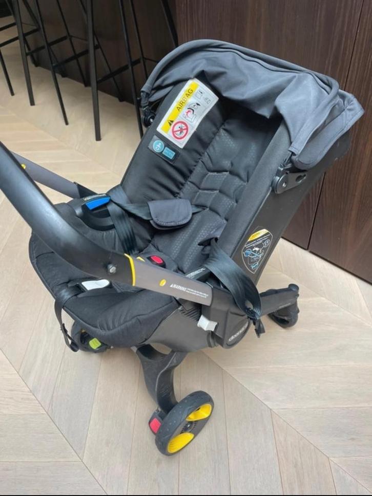 Doona autostoel inclusief isofix, Kinderen en Baby's, Autostoeltjes, Zo goed als nieuw, Overige merken, 0 t/m 13 kg, Isofix, Ophalen of Verzenden