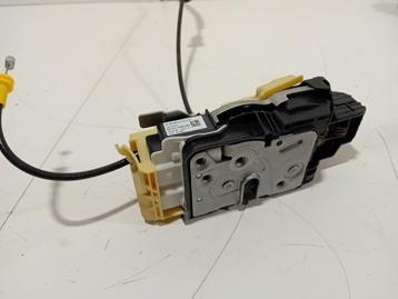 PORTIERVANGER CV ELEKTR. RECHTS ACHTER XC40 (XZ) (32131415) beschikbaar voor biedingen