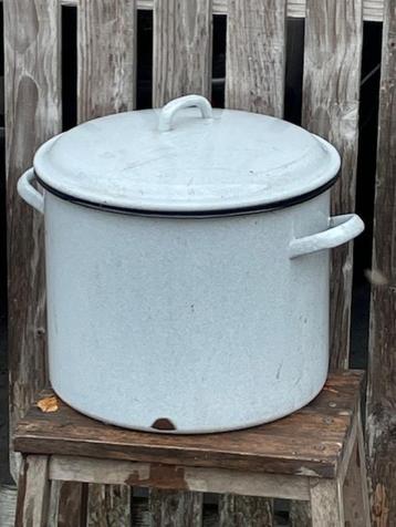 Geëmailleerde vintage kookpot 25 liter beschikbaar voor biedingen