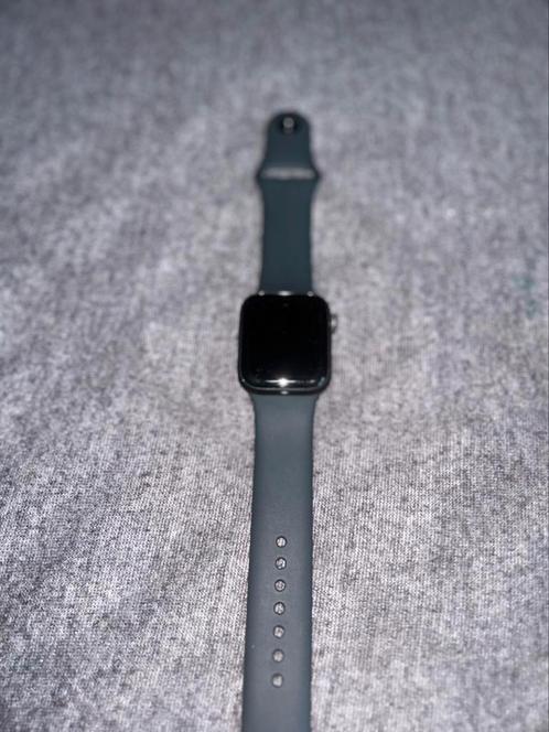 Apple Watch SE GPS, Boîtier en aluminium minuit de 40 mm, Handtassen en Accessoires, Smartwatches, Zo goed als nieuw, GPS, Ophalen