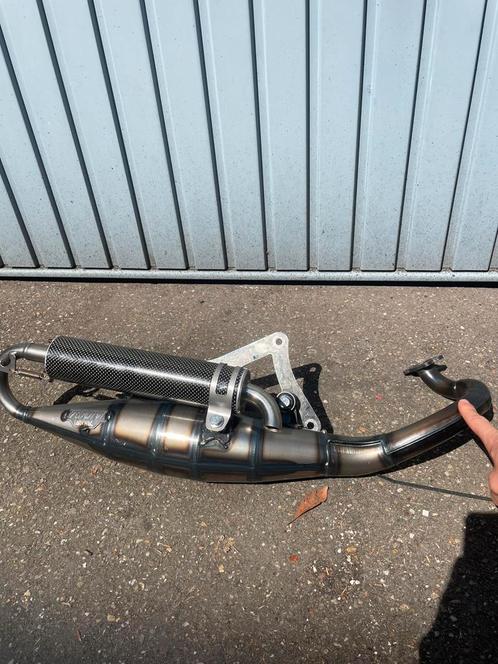 Uitlaat Yasuni R zwart Peugeot horizontaal 2 Takt, Fietsen en Brommers, Brommers | Tuning en Styling, Nieuw, Ophalen of Verzenden