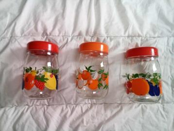  3 potjes van 1 liter, de perfecte vintage beschikbaar voor biedingen