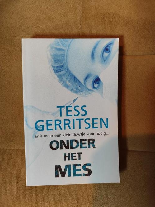Tess Gerritsen - Onder het mes, Boeken, Thrillers, Zo goed als nieuw, Ophalen of Verzenden