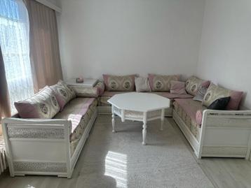 Salon complet- Salon marocain complet avec table et coffret  beschikbaar voor biedingen