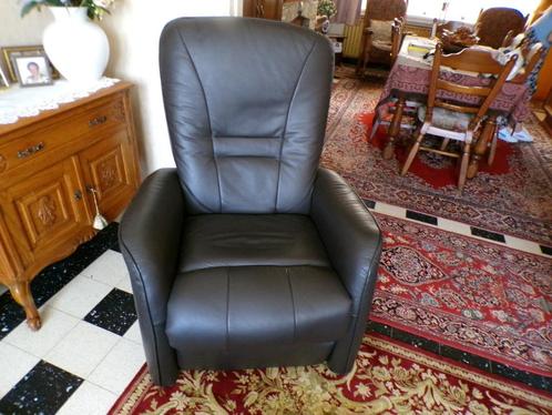 Elektrische lederen zetel, Huis en Inrichting, Zetels | Zetels en Chaises Longues, Zo goed als nieuw, Eenpersoons, Minder dan 150 cm